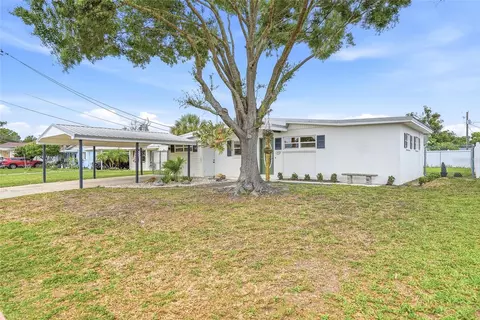 Exterior - 529 Firefly Ln, Apollo Beach, FL 33572 photo 5 of 7