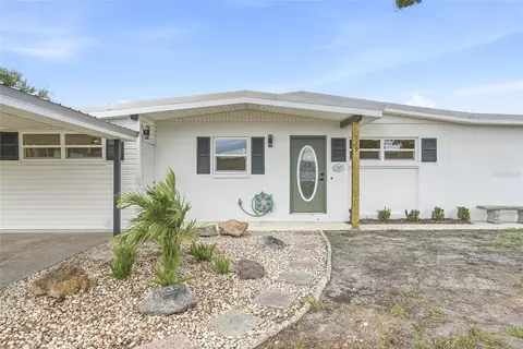 Exterior - 529 Firefly Ln, Apollo Beach, FL 33572 photo 6 of 7