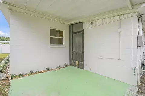 Exterior - 529 Firefly Ln, Apollo Beach, FL 33572 photo 2 of 7