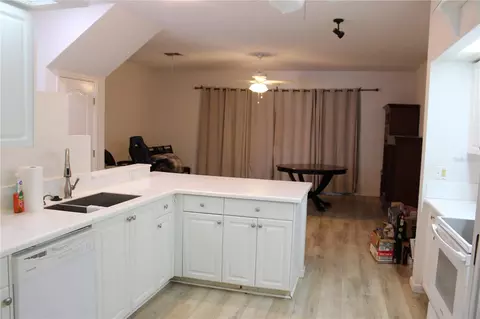 Kitchen - 202 Hemingway Dr, Oldsmar, FL 34677 photo 1 of 2