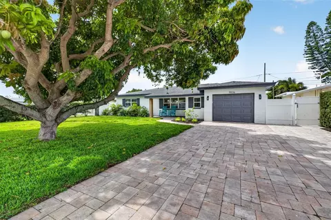 9836 52nd Ter N, Saint Petersburg, FL 33708