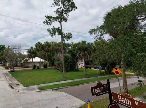 Lemon Street, Tarpon Springs, FL 34689