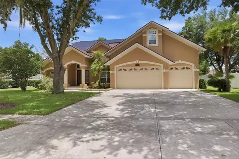 2112 Heritage Crest Dr, Valrico, FL 33594