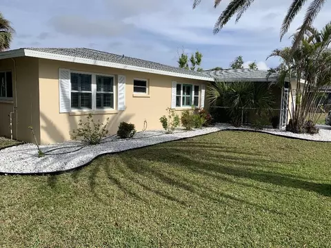 34 Golfview Ct, Rotonda West, FL 33947
