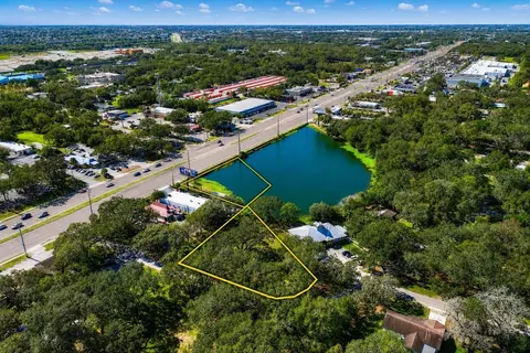 1214 W Brandon Blvd, Brandon, FL 33511