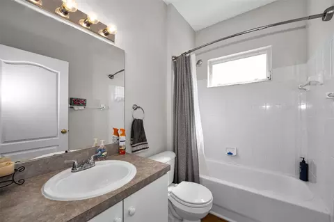 Bath - 1821 Alvara Pl, Trinity, FL 34655 photo 3 of 3