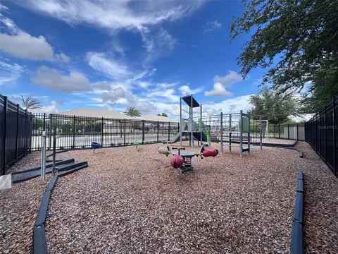 Exterior - 405 Serenity Mill Loop, Ruskin, FL 33570 photo 13 of 14