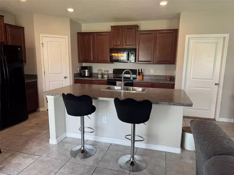 Kitchen - 405 Serenity Mill Loop, Ruskin, FL 33570 photo 4 of 4
