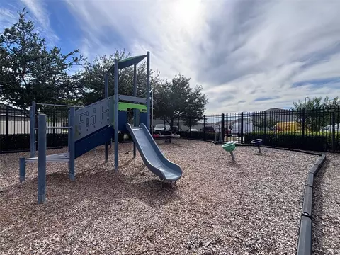 Exterior - 405 Serenity Mill Loop, Ruskin, FL 33570 photo 10 of 14