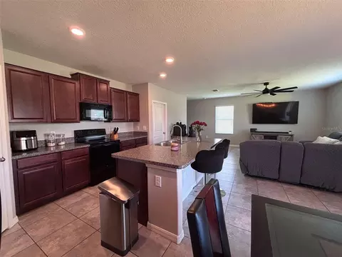 Kitchen - 405 Serenity Mill Loop, Ruskin, FL 33570 photo 2 of 4