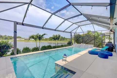 3921 Mossy Limb Ct, Palmetto, FL 34221