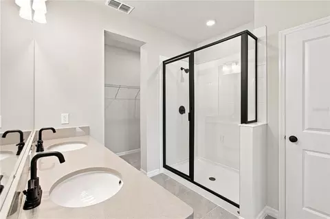 Bath - 5596 Coopers Hawk Ct, Saint Cloud, FL 34772 photo 3 of 6