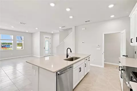 Kitchen - 5596 Coopers Hawk Ct, Saint Cloud, FL 34772 photo 6 of 7