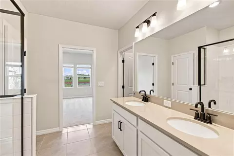 Bath - 5596 Coopers Hawk Ct, Saint Cloud, FL 34772 photo 4 of 6