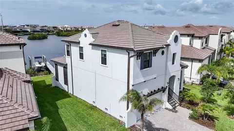 Exterior - 1108 Seagrape Dr, Ruskin, FL 33570 photo 12 of 22