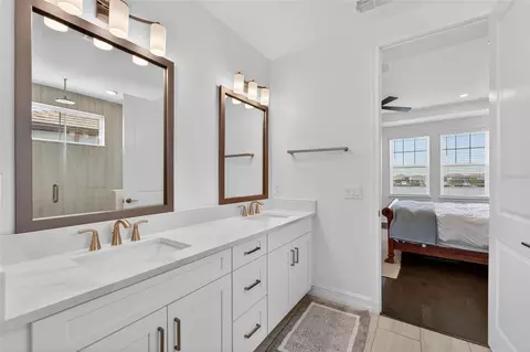 Bath - 1108 Seagrape Dr, Ruskin, FL 33570 photo 3 of 6