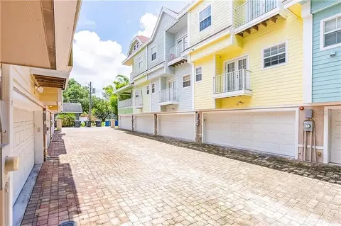 827 Grove St N, Saint Petersburg, FL 33701