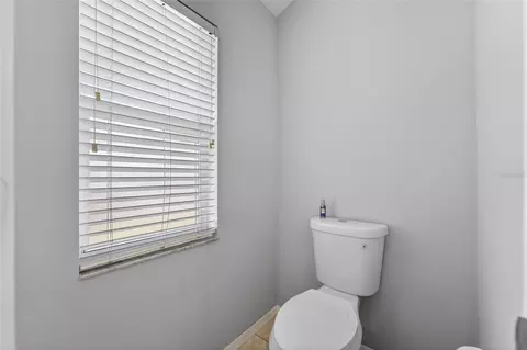 Bath - 418 Henderson Ave, Seffner, FL 33584 photo 10 of 10