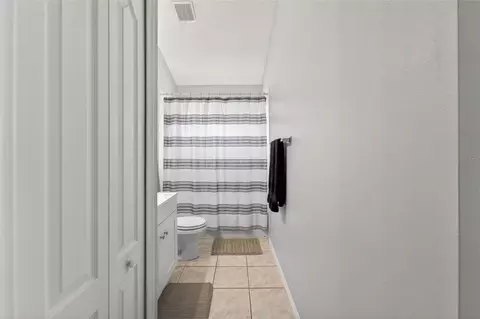 Entry Way - 418 Henderson Ave, Seffner, FL 33584 photo 8 of 9