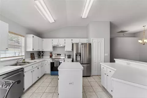Kitchen - 418 Henderson Ave, Seffner, FL 33584 photo 5 of 6