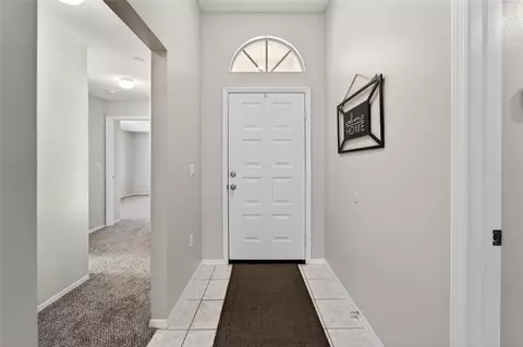 Entry Way - 418 Henderson Ave, Seffner, FL 33584 photo 3 of 9