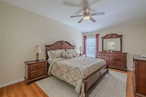 Bedroom - 15911 Fishhawk View Dr, Lithia, FL 33547 photo 2 of 5
