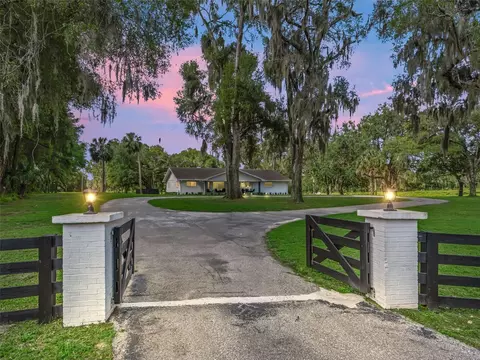 10660 E Bushnell Rd, Floral City, FL 34436
