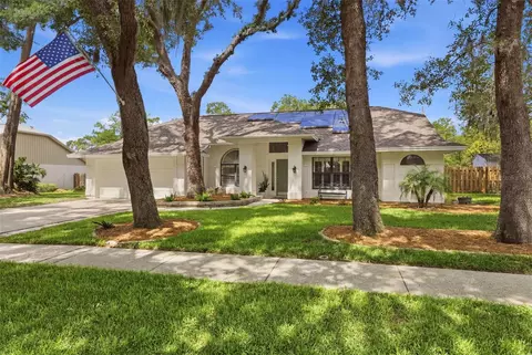 1521 Waterwood Dr, Lutz, FL 33559