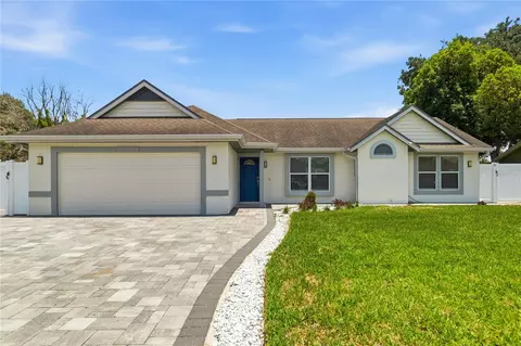 8055 Lesia Cir, Orlando, FL 32835