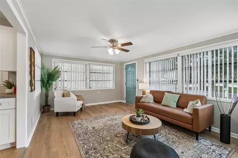 Living - 1004 Washington Ave, Largo, FL 33770 photo 2 of 2