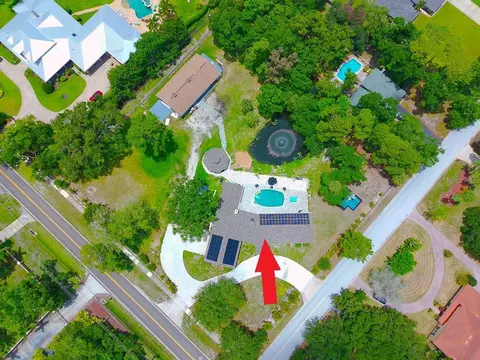 11295 131st St, Largo, FL 33774
