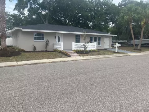 601 Banana St, Tarpon Springs, FL 34689