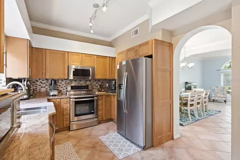 Kitchen - 384 Wingate Cir, Oldsmar, FL 34677 photo 3 of 4