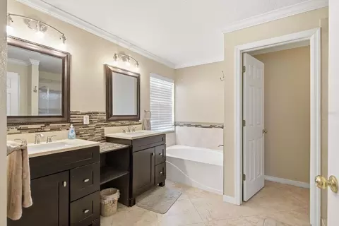 Bath - 384 Wingate Cir, Oldsmar, FL 34677 photo 2 of 4