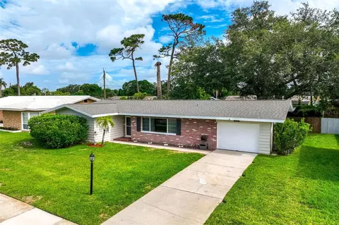 1636 Leisure Dr, Clearwater, FL 33756