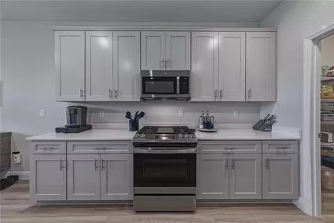 Kitchen - 12253 Cattleside Dr, Riverview, FL 33579 photo 4 of 8