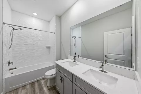 Bath - 12253 Cattleside Dr, Riverview, FL 33579 photo 2 of 5