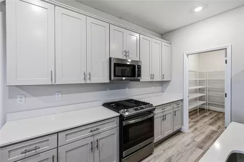 Kitchen - 12253 Cattleside Dr, Riverview, FL 33579 photo 4 of 6