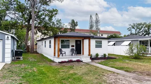 326 41st Ave N, Saint Petersburg, FL 33703