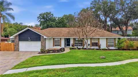 1008 Oakridge Manor Dr, Brandon, FL 33511