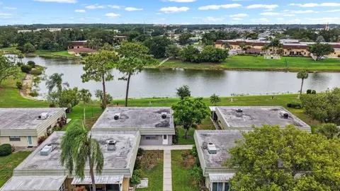 201 Kings Blvd #19, Sun City Center, FL 33573