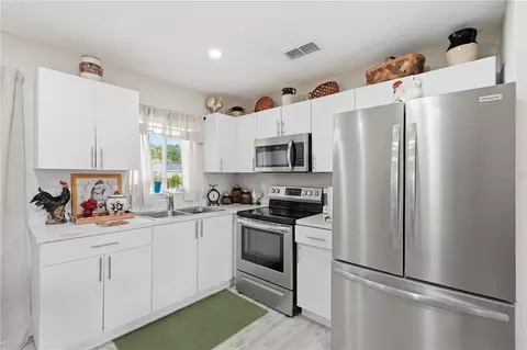 Kitchen - 11094 SW 79th Ave, Ocala, FL 34476 photo 3 of 4