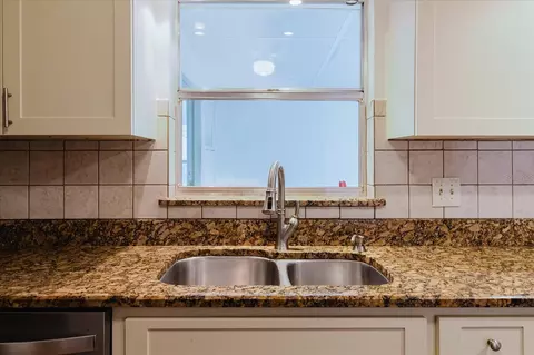 Kitchen - 1201 Cara Dr, Largo, FL 33771 photo 9 of 10