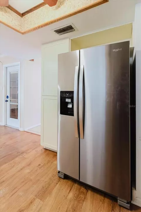Kitchen - 1201 Cara Dr, Largo, FL 33771 photo 7 of 10