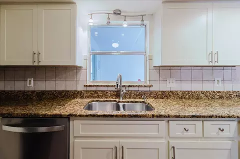 Kitchen - 1201 Cara Dr, Largo, FL 33771 photo 8 of 10