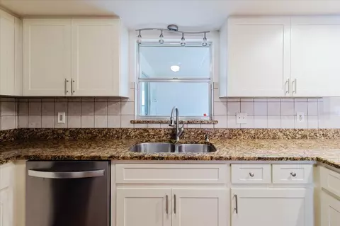 Kitchen - 1201 Cara Dr, Largo, FL 33771 photo 4 of 10