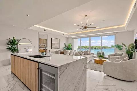 1020 Sunset Point Rd #310, Clearwater, FL 33755