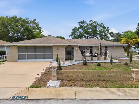 7435 Fireside Dr, Port Richey, FL 34668