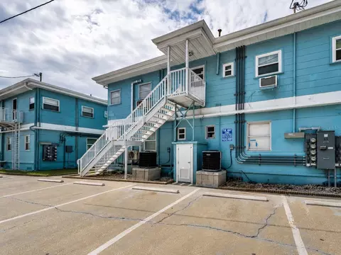 483 E Shore Dr #A4, Clearwater Beach, FL 33767