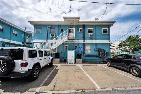 483 E Shore Dr #A4, Clearwater Beach, FL 33767